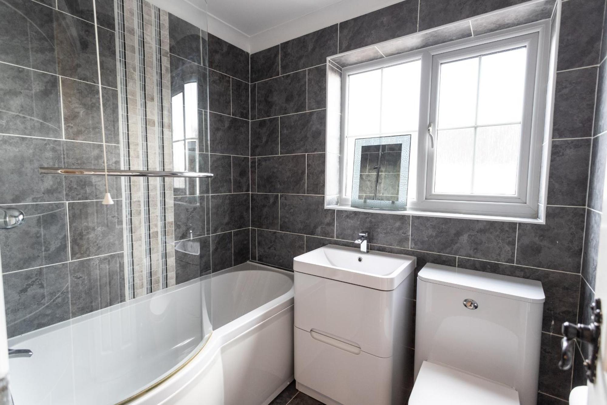 October Disc - Long - Contractors Casa vacanze Bristol