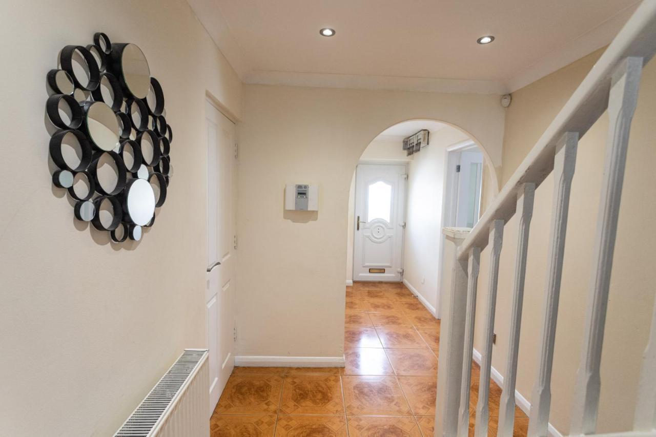 Holiday home October Disc - Long - Contractors Bristol